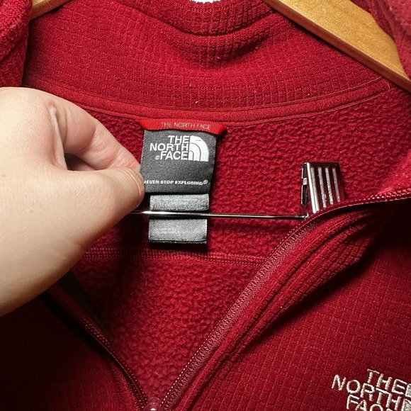 The North Face Men's Large Quarter Zip Pullover Red Textured Fleece Outdoor Hike - Picture 5 of 6